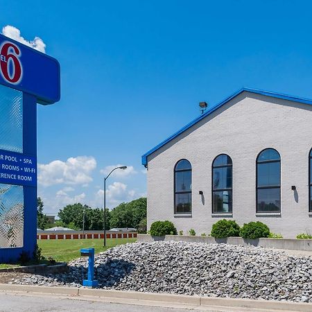 Motel 6-Richmond, In Exterior photo
