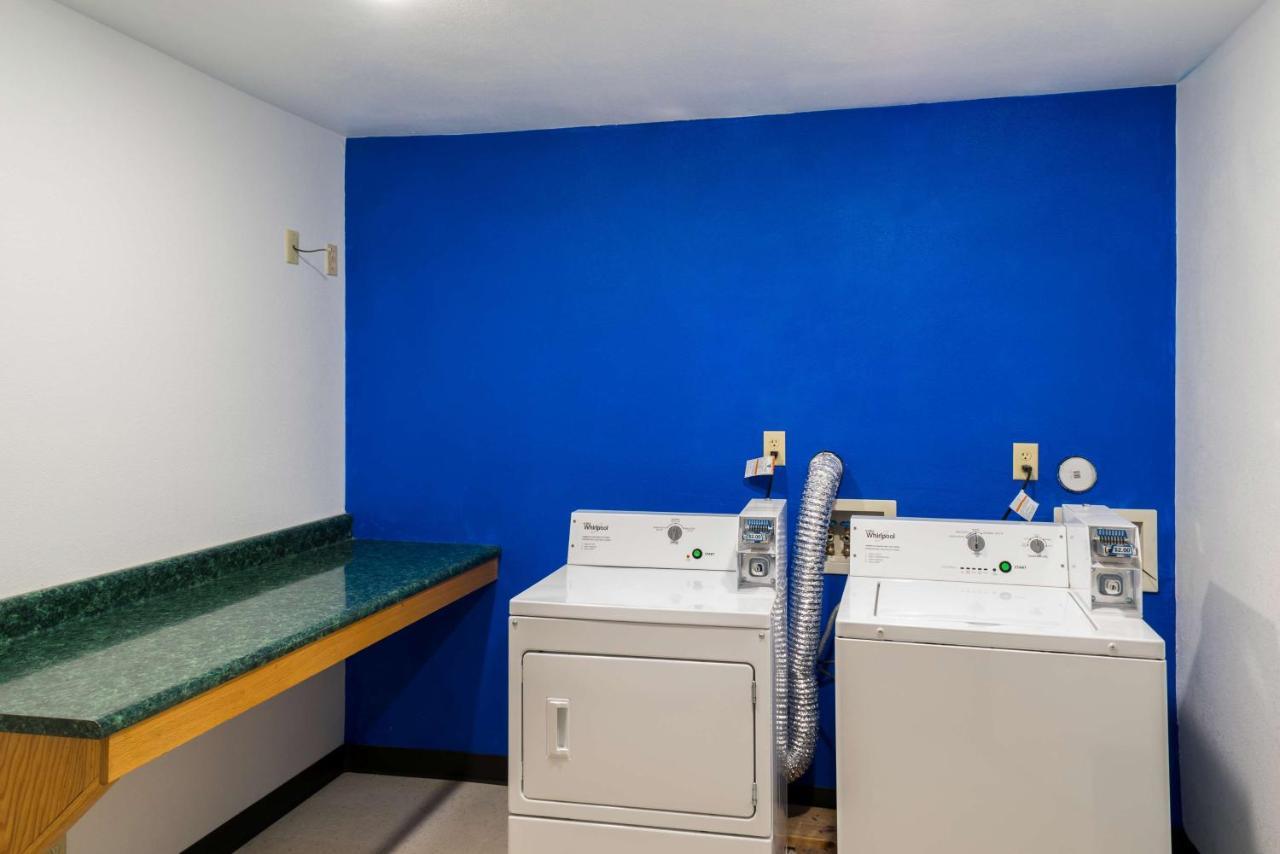 Motel 6-Richmond, In Exterior photo