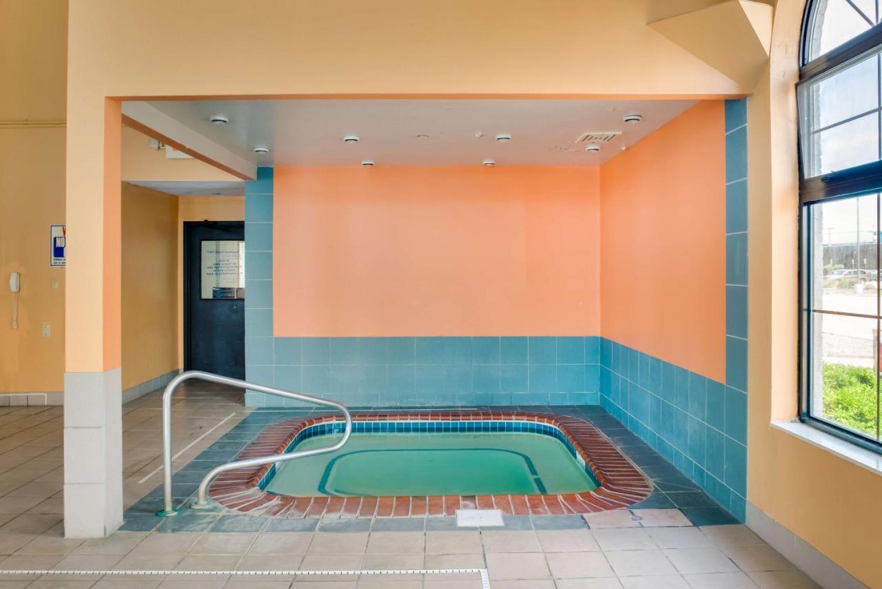 Motel 6-Richmond, In Exterior photo