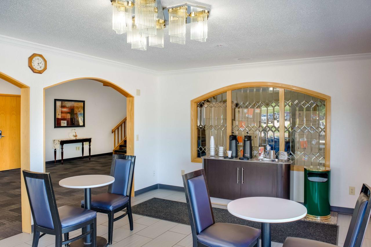 Motel 6-Richmond, In Exterior photo